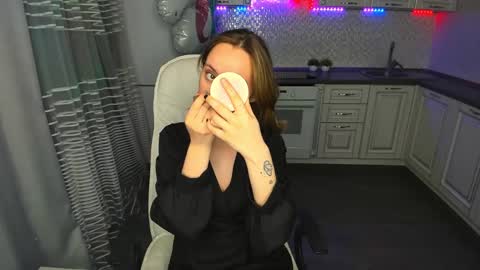 Snapshot of melodyoflovee chatting on 02.05.25 Kaylie online show from 02.05.25