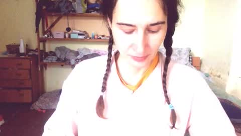 Snapshot of memorningdew chatting on 10.19.25 Yummygirl online show from 10.19.25