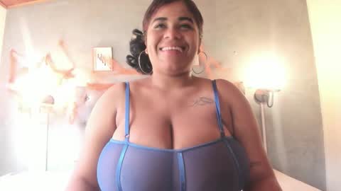 Snapshot of meridalane chatting on 10.18.25 meridalane online show from 10.18.25