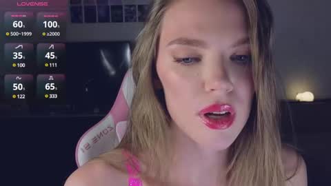 Snapshot of merry_dancers_ chatting on 12.07.24 Susan online show from 12.07.24