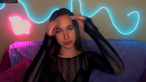 mia_cutie77 online show from 10.14.25