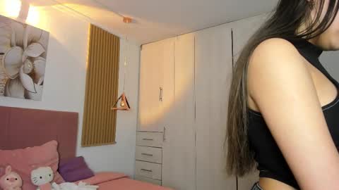 Snapshot of mia_nevaeh chatting on 10.18.25 Mia Nevaeh - follow me online show from 10.18.25