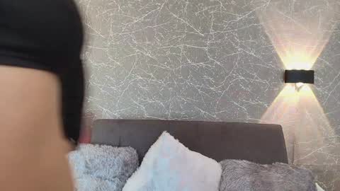 Snapshot of mia_roux13 chatting on 01.19.25 Mia Roux online show from 01.19.25