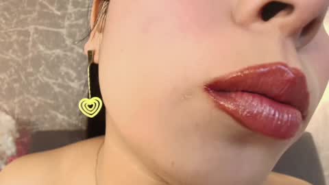 Snapshot of mia_roux13 chatting on 01.21.25 Mia Roux online show from 01.21.25