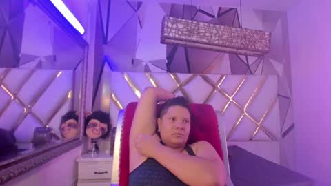 Snapshot of miacapucci1 chatting on 02.24.25 online show from 02.24.25