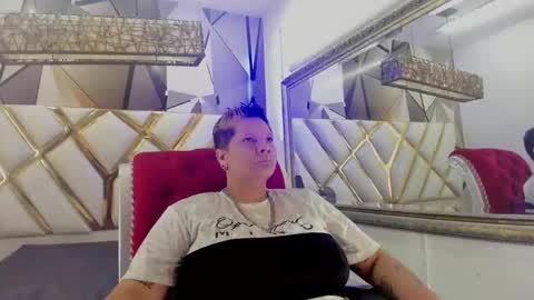 Snapshot of miacapucci1 chatting on 03.06.25 online show from 03.06.25