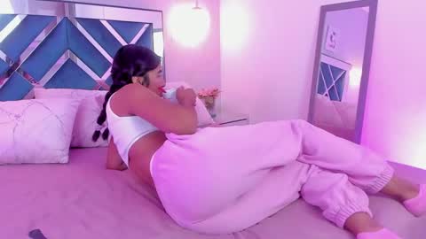Snapshot of miakhalifa_7 chatting on 03.05.25 Mia Khalifa online show from 03.05.25
