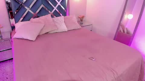 Snapshot of miakhalifa_7 chatting on 03.06.25 Mia Khalifa online show from 03.06.25