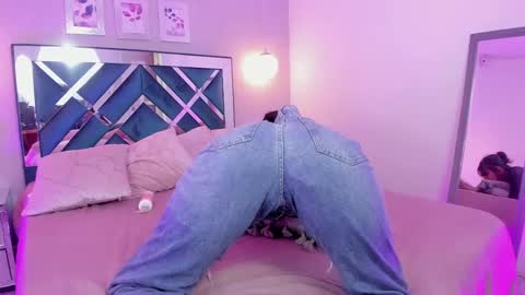 Snapshot of miakhalifa_7 chatting on 03.12.25 Mia Khalifa online show from 03.12.25
