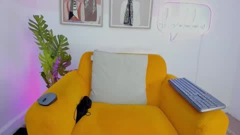 Snapshot of miakhalifa_7 chatting on 09.09.25 Mia Khalifa online show from 09.09.25