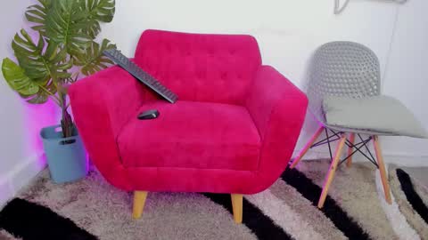 Snapshot of miakhalifa_7 chatting on 10.09.25 Mia Khalifa online show from 10.09.25