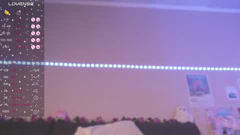 Snapshot of miamiameow chatting on 01.28.25 Mia online show from 01.28.25