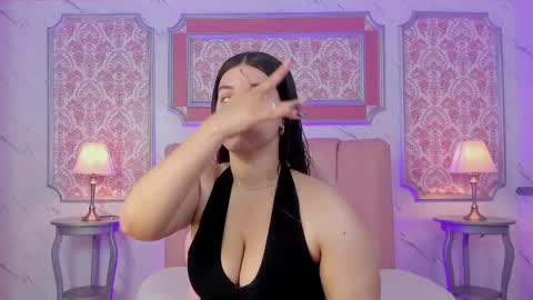 Snapshot of miamontoya chatting on 03.05.25 Mia   -5 7001400 Follow  online show from 03.05.25