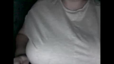 Snapshot of miamooreh chatting on 11.08.25 miamooreh online show from 11.08.25