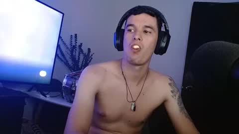 Snapshot of miaou_miaou chatting on 01.05.25 miaou_miaou online show from 01.05.25