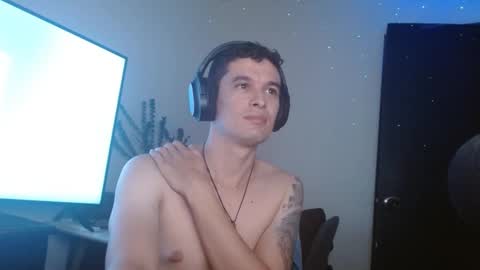 Snapshot of miaou_miaou chatting on 01.14.25 miaou_miaou online show from 01.14.25