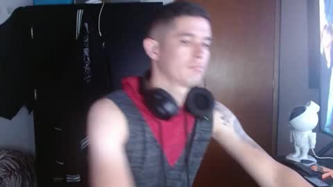 Snapshot of miaou_miaou chatting on 02.17.25 miaou_miaou online show from 02.17.25