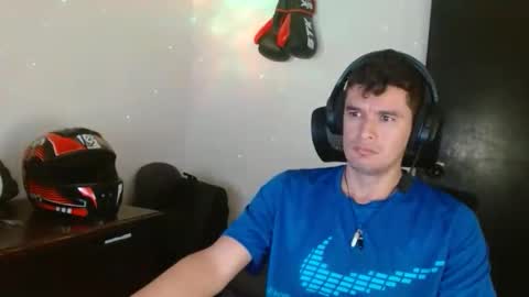 Snapshot of miaou_miaou chatting on 10.17.25 miaou_miaou online show from 10.17.25