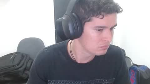 Snapshot of miaou_miaou chatting on 11.12.25 miaou_miaou online show from 11.12.25