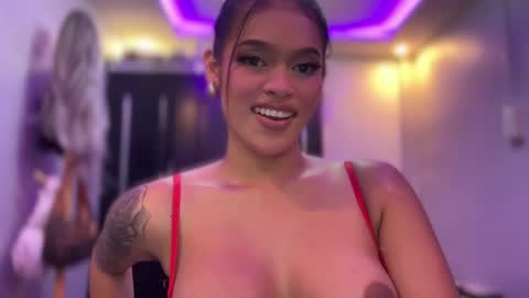 Snapshot of miapasita chatting on 02.17.25 Mia online show from 02.17.25
