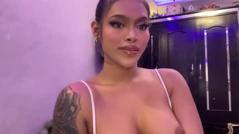 Snapshot of miapasita chatting on 02.19.25 Mia online show from 02.19.25