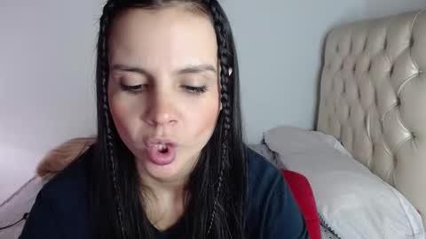 Snapshot of miarobinn_ chatting on 12.01.24 miarobinn_ online show from 12.01.24