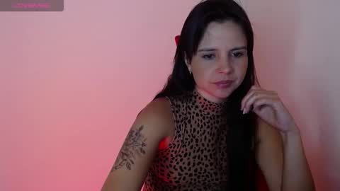 Snapshot of miarobinn_ chatting on 09.24.25 miarobinn_ online show from 09.24.25