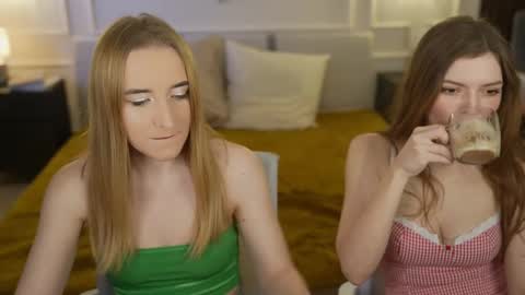 Snapshot of michelleinlove4u chatting on 02.10.25 Michelle online show from 02.10.25