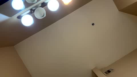 Snapshot of midnightcouple00 chatting on 11.12.25 SexyLatinaCouple online show from 11.12.25