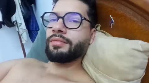 Snapshot of midoumas1 chatting on 10.05.25 Sam online show from 10.05.25