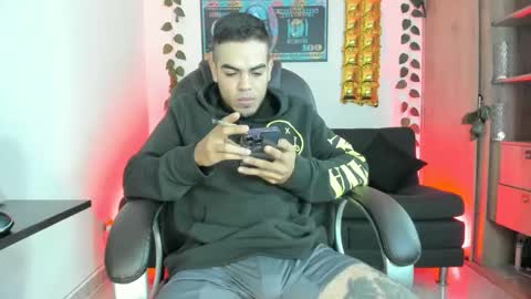 mikee_scooth online show from 12.28.24