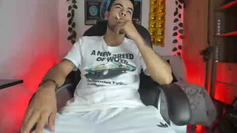 mikee_scooth online show from 01.08.25