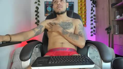 Snapshot of mikee_scooth chatting on 01.31.25 mikee_scooth online show from 01.31.25