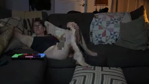 Snapshot of mikehunt247 chatting on 10.24.25 mikehunt247 online show from 10.24.25