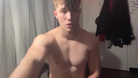 Snapshot of mikeiron126150 chatting on 11.17.25 mikeiron126150 online show from 11.17.25