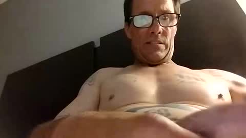 Snapshot of mikeyb1904128131 chatting on 09.23.25 mikeyb1904128131 online show from 09.23.25