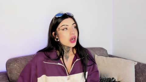 Snapshot of mila_monty__ chatting on 01.10.25     online show from 01.10.25