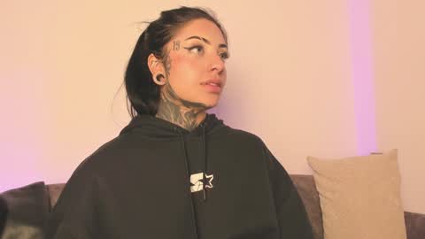 Snapshot of mila_monty__ chatting on 01.17.25     online show from 01.17.25