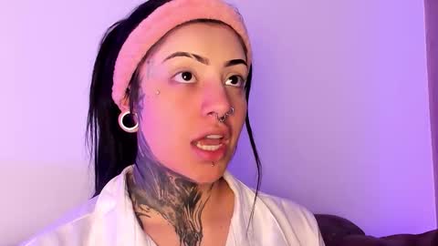 Snapshot of mila_monty__ chatting on 10.18.25     online show from 10.18.25