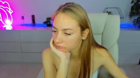 Milla online show from 10.06.25