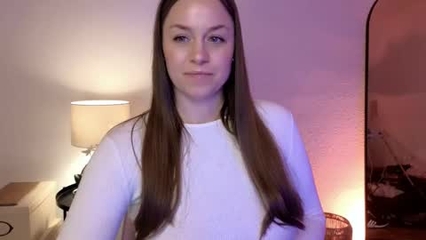 Mila Fleur online show from 03.10.25