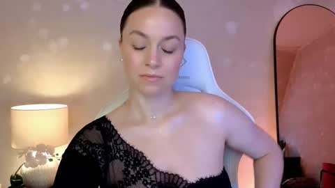 Mila Fleur online show from 09.22.25