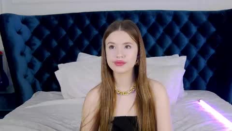 Snapshot of milanabalmain chatting on 02.09.25 MilanaBalmain online show from 02.09.25