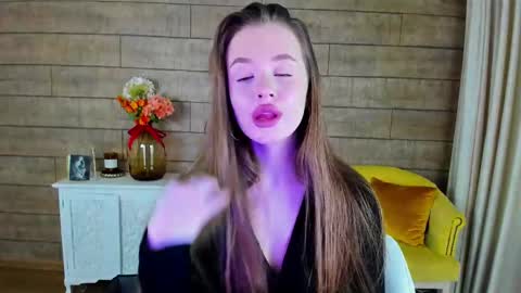 Snapshot of milanabalmain chatting on 02.17.25 MilanaBalmain online show from 02.17.25