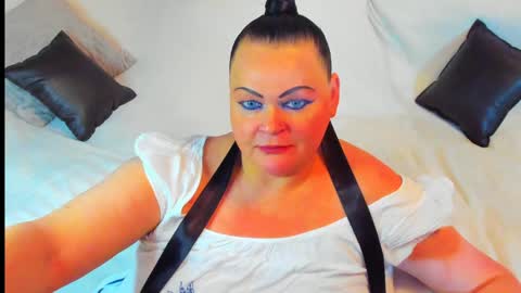 Snapshot of milanabiegert chatting on 01.02.25 Lana online show from 01.02.25