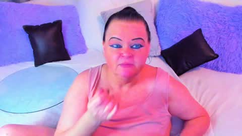 Snapshot of milanabiegert chatting on 02.02.25 Lana online show from 02.02.25