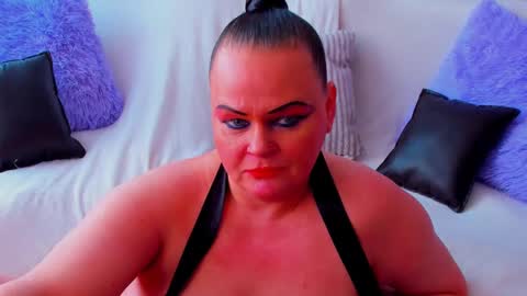 Snapshot of milanabiegert chatting on 02.24.25 Lana online show from 02.24.25