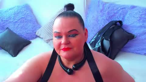 Snapshot of milanabiegert chatting on 03.08.25 Lana online show from 03.08.25