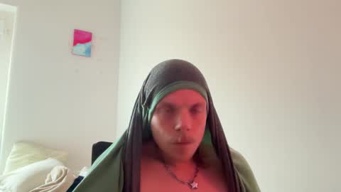 Snapshot of milkymitch chatting on 03.04.25 Mimi online show from 03.04.25