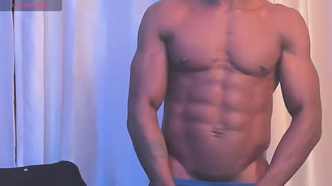 Snapshot of miltonn_jakee chatting on 02.01.25 Miltonn online show from 02.01.25